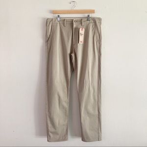 LEVIS Beige Tan 502 Taper Regular Chino 34x32